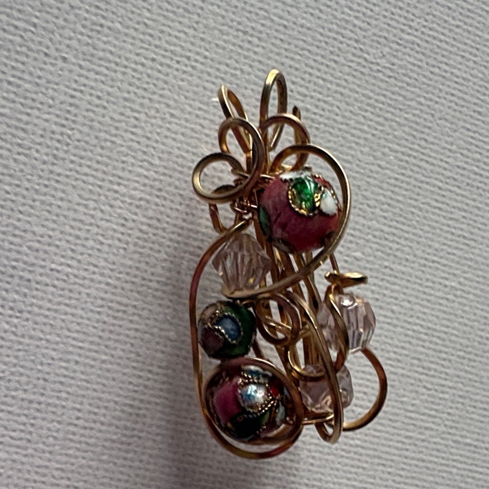 Elegant Gold and Pink Swirl Pendant/Brooch